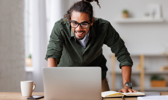 A happy CareerHunter user downloading their personalized career report